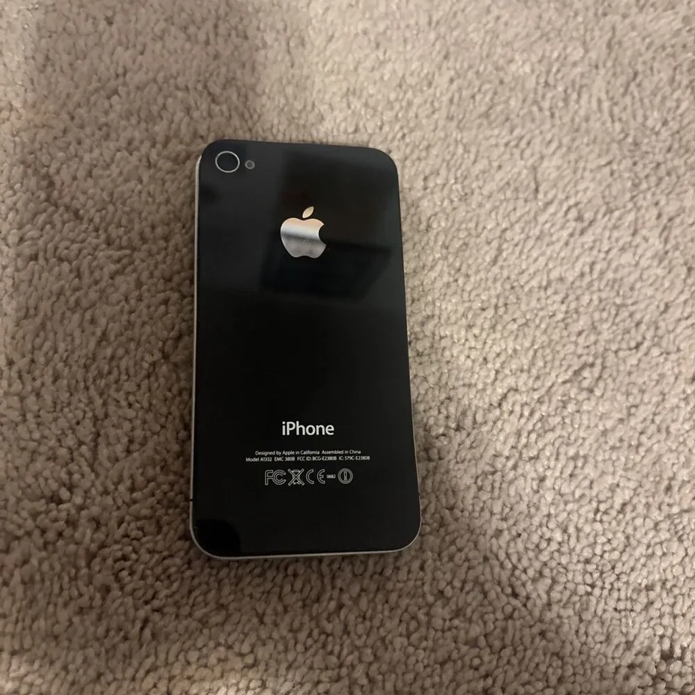 Apple iPhone 4 - 16 GB - Black - A1387 - For Parts/Repair